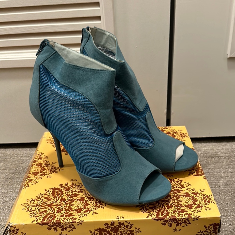 Cute Peep Toe Light Blue Suede Material